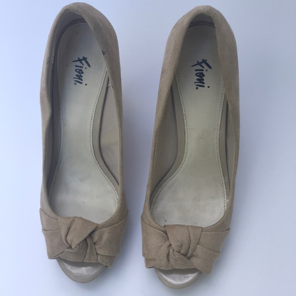Fiona Peep Toe Pumps - Suede size 7.5